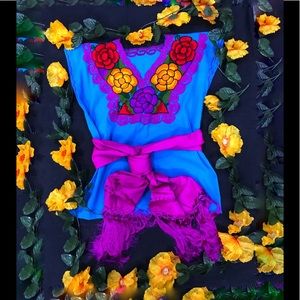 🌸🌷 Beautiful Embroidered Mexican Blouse 🌷🌸